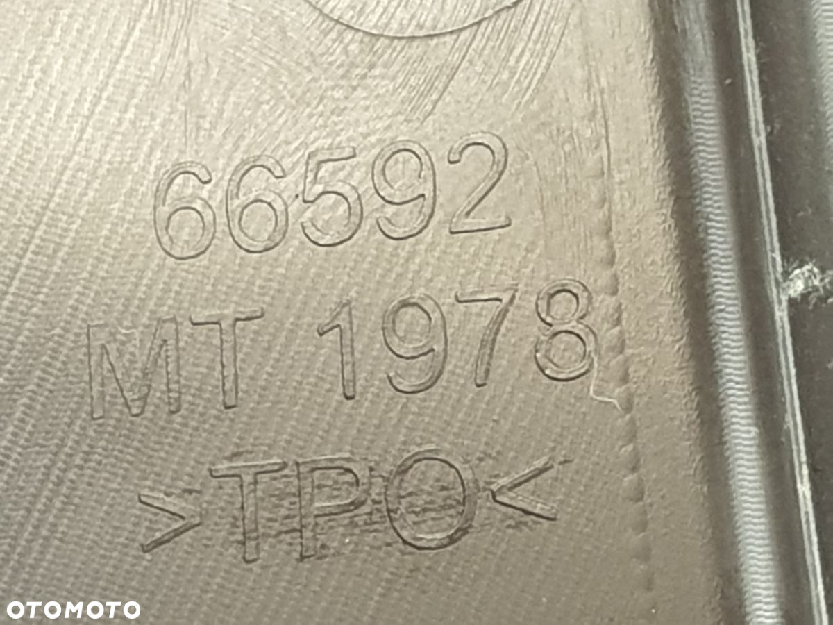 JEEP GRAND CHEROKEE WK2 16-21r Poszycie Słupka Prawy Tył - 11