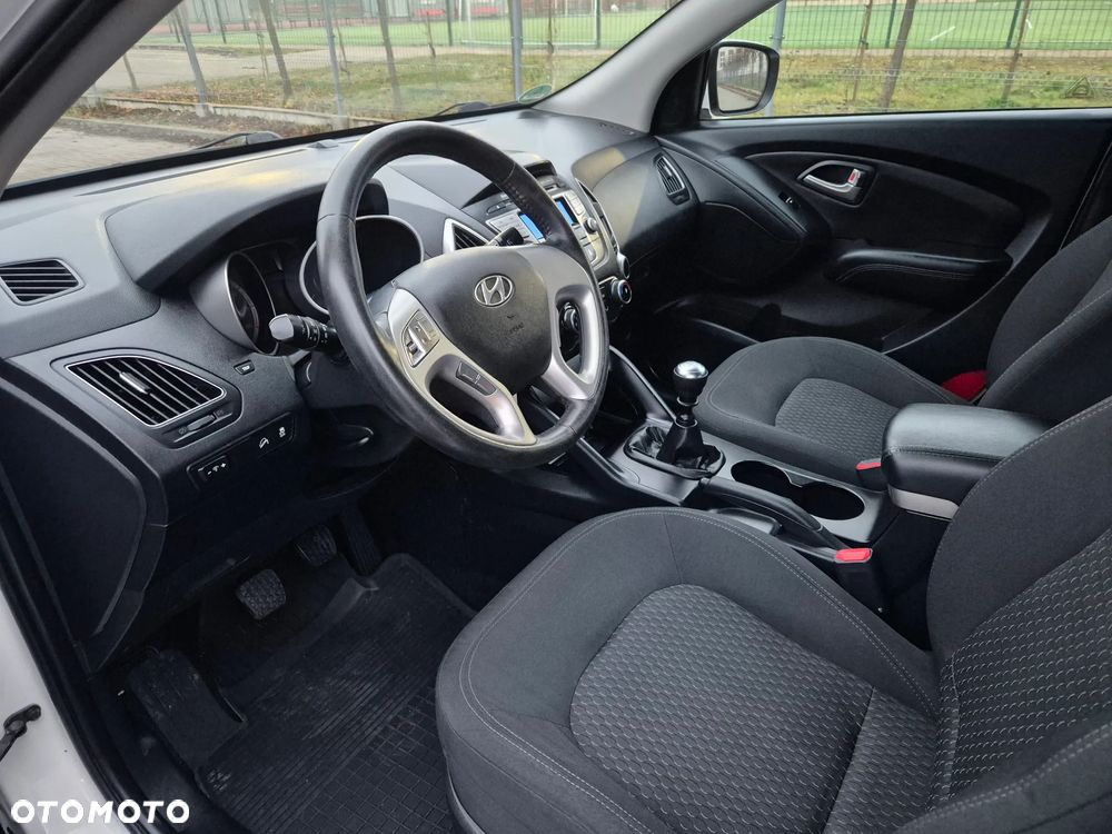 Hyundai ix35 1.6 2WD UEFA EURO 2012 Edition - 14