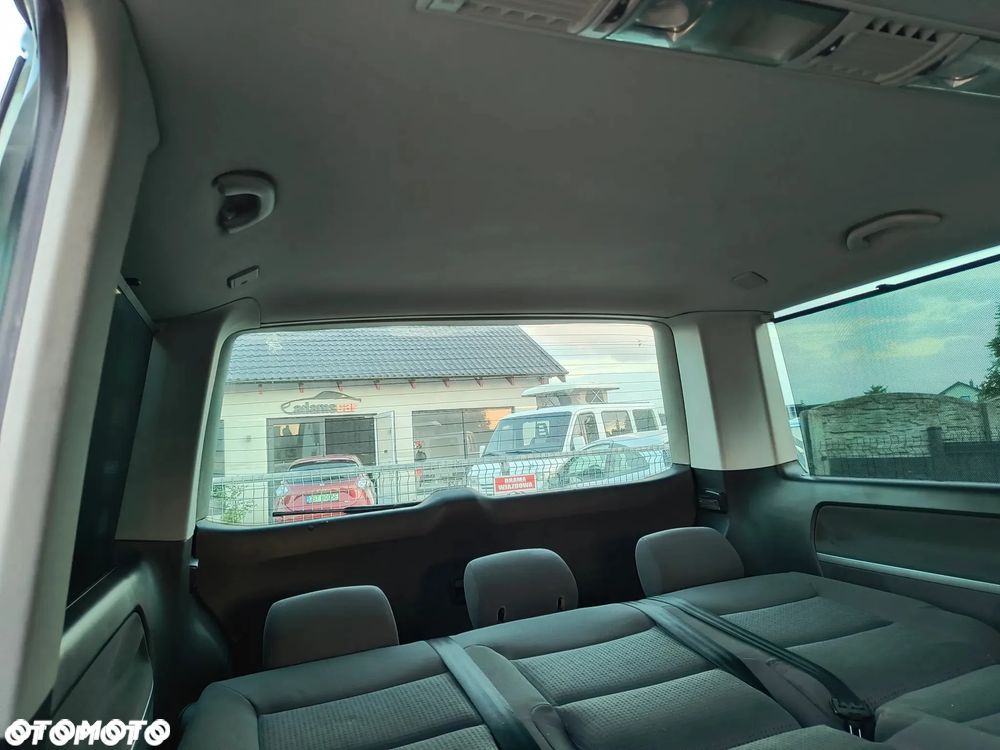 Volkswagen Multivan - 21