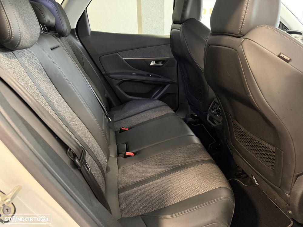 Peugeot 3008 1.2 PureTech Allure EAT8 - 15