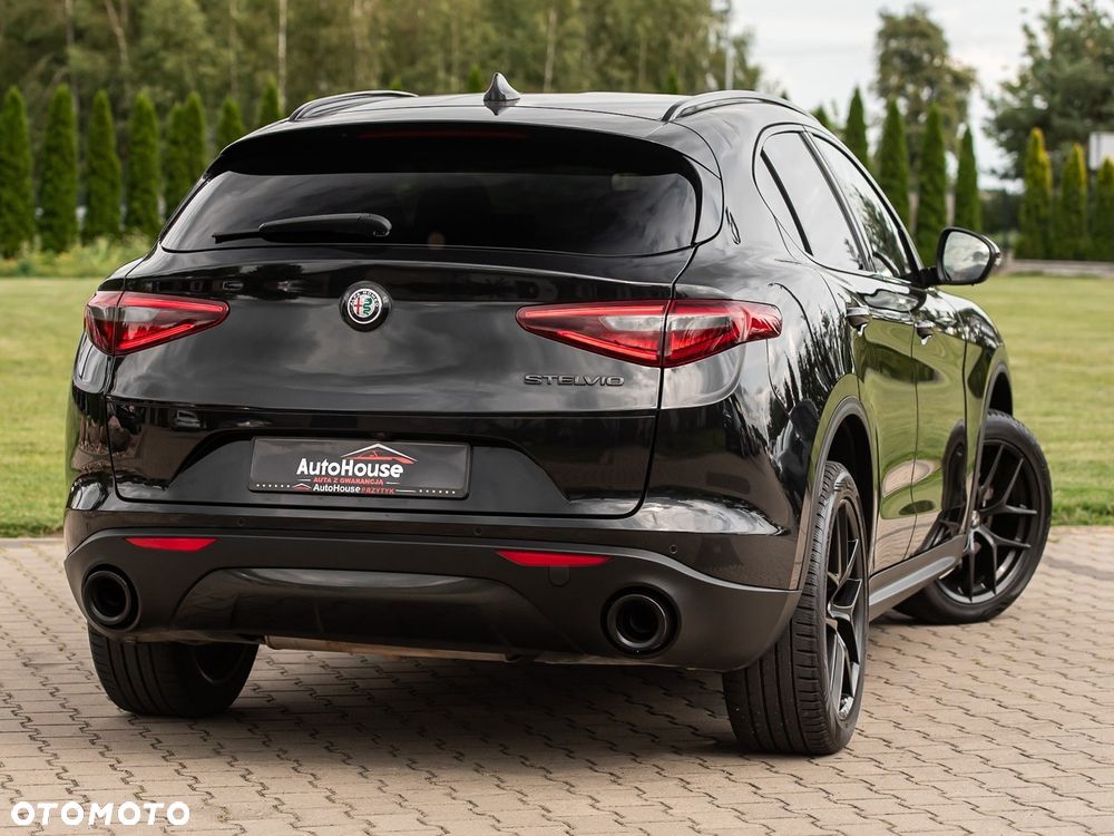 Alfa Romeo Stelvio 2.0 Turbo 16V AT8-Q4 Veloce - 15