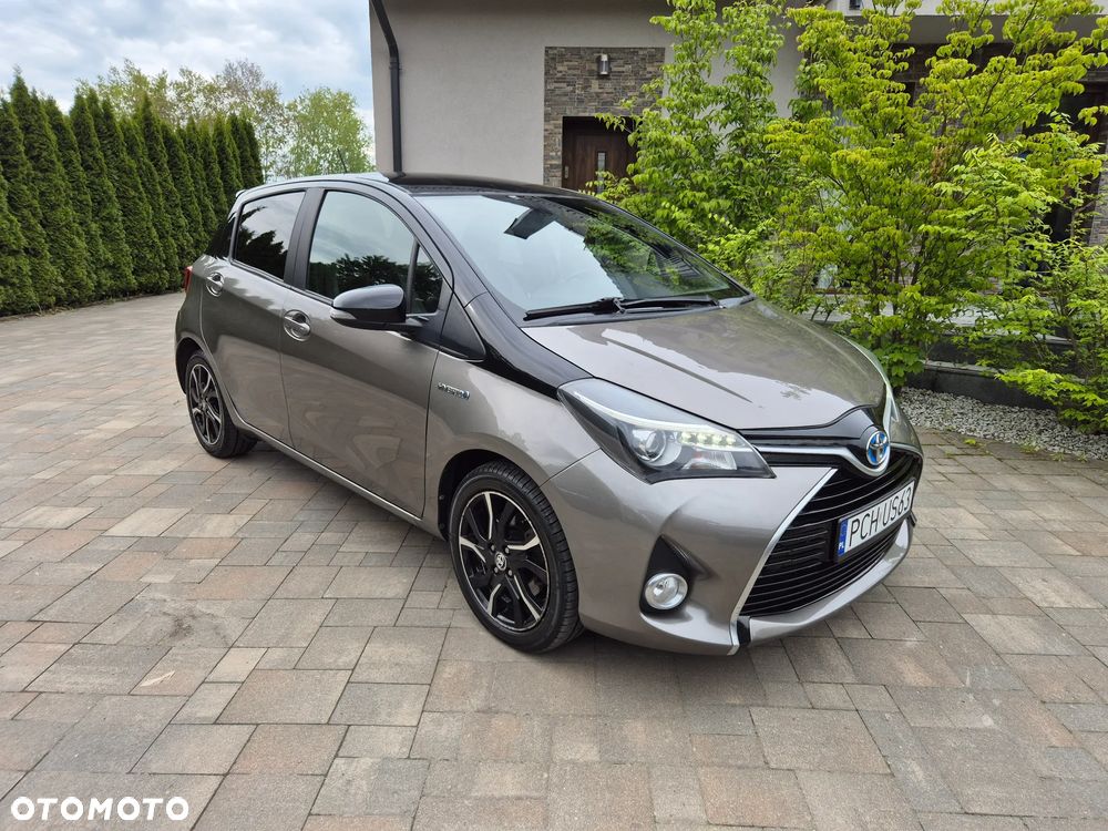 Toyota Yaris Hybrid 100 Business Edition - 2