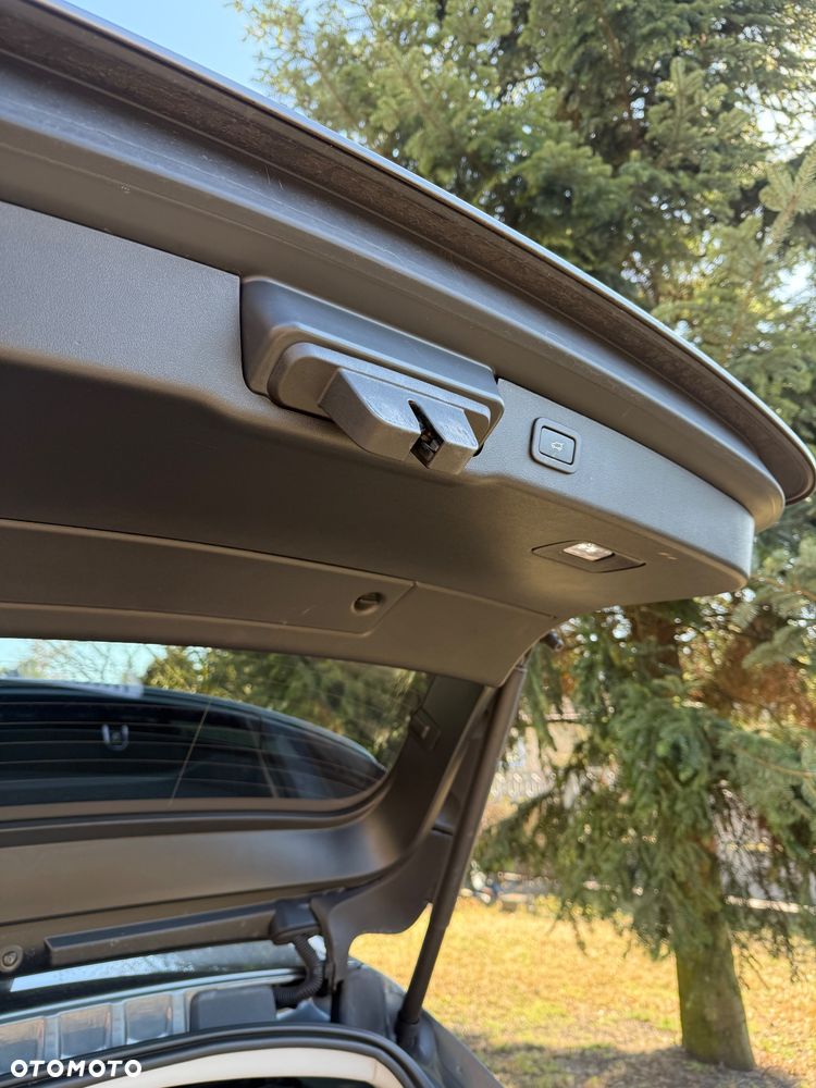 Jaguar XF 2.0 i4D AWD Portfolio - 17