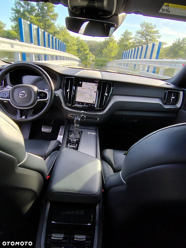 Volvo XC 60 T5 R-Design - 17