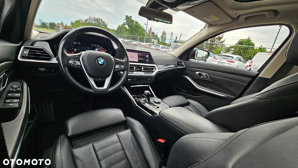 BMW Seria 3 320d xDrive Luxury Line - 23