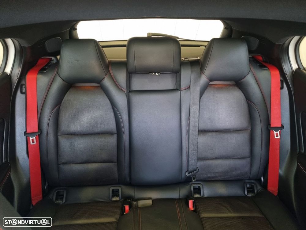 Mercedes-Benz GLA 45 AMG 4-Matic - 9