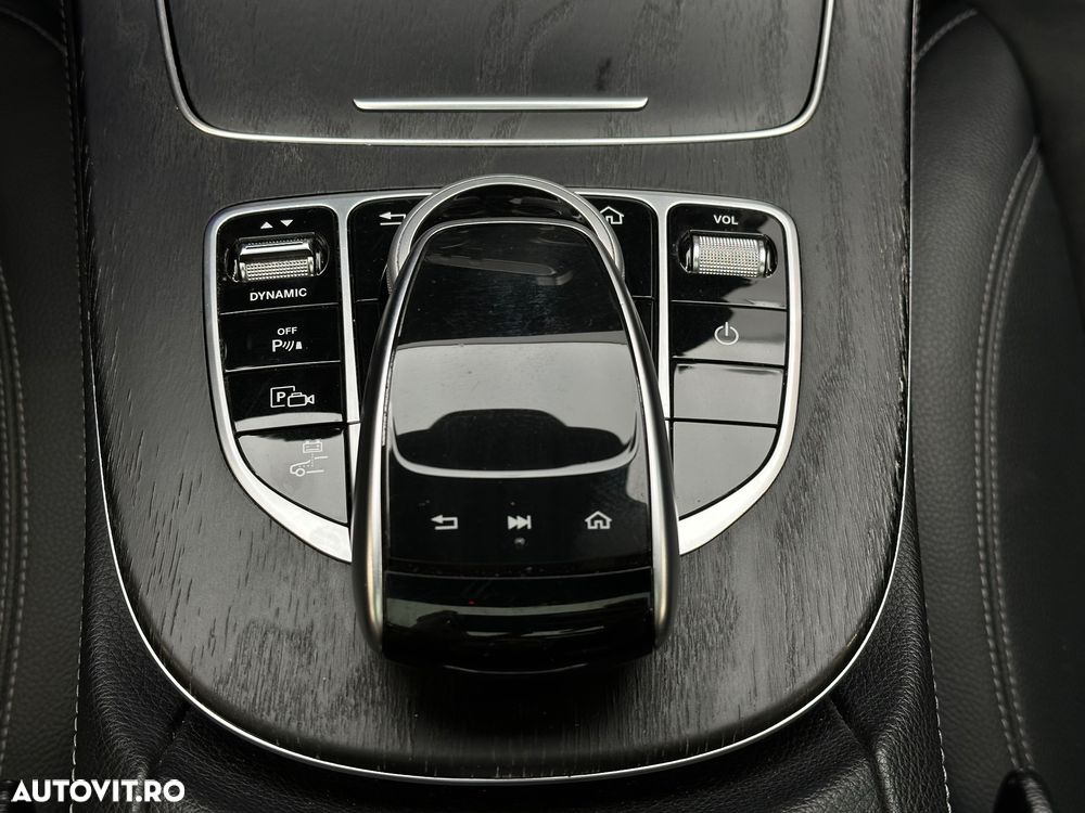 Mercedes-Benz E 300 de 9G-TRONIC AMG Line - 12
