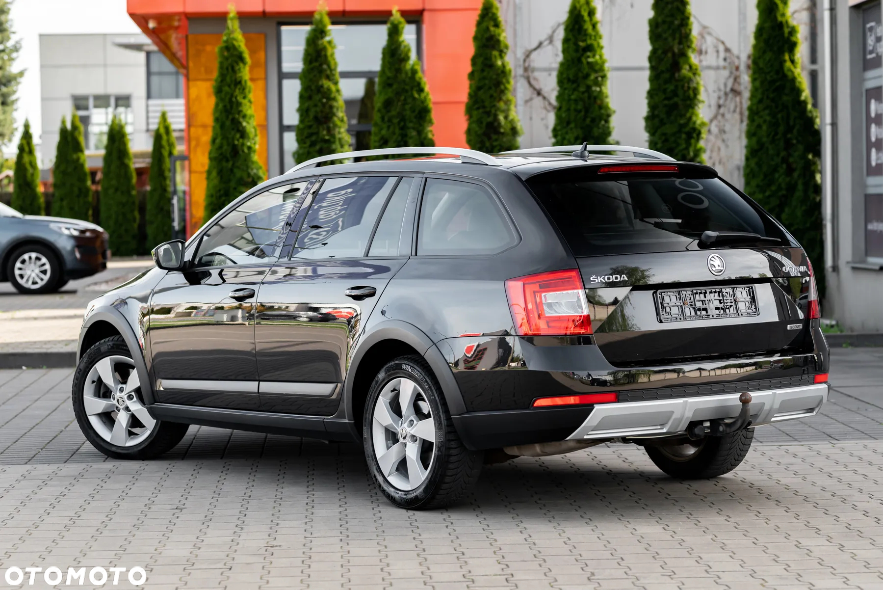 Skoda Octavia Combi 2.0 TDI 4x4 DSG Scout - 9