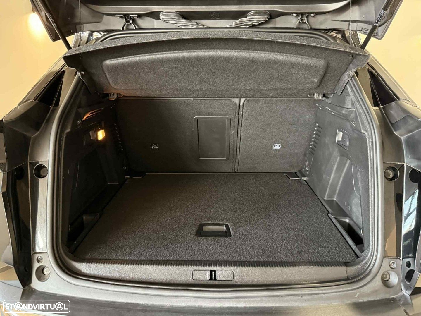 Peugeot 3008 1.5 BlueHDi Allure EAT8 - 29