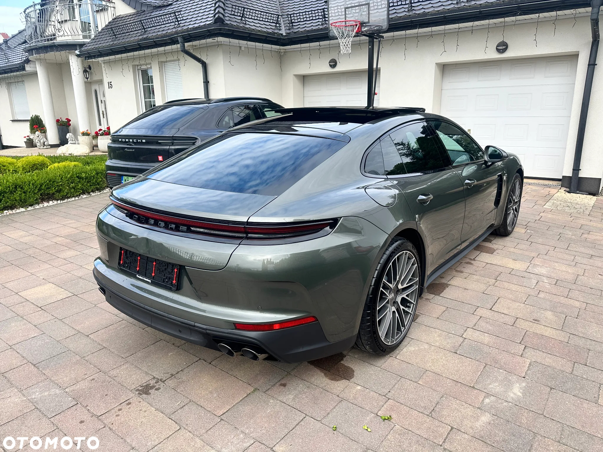 Porsche Panamera 4 E-Hybrid PHEV - 22
