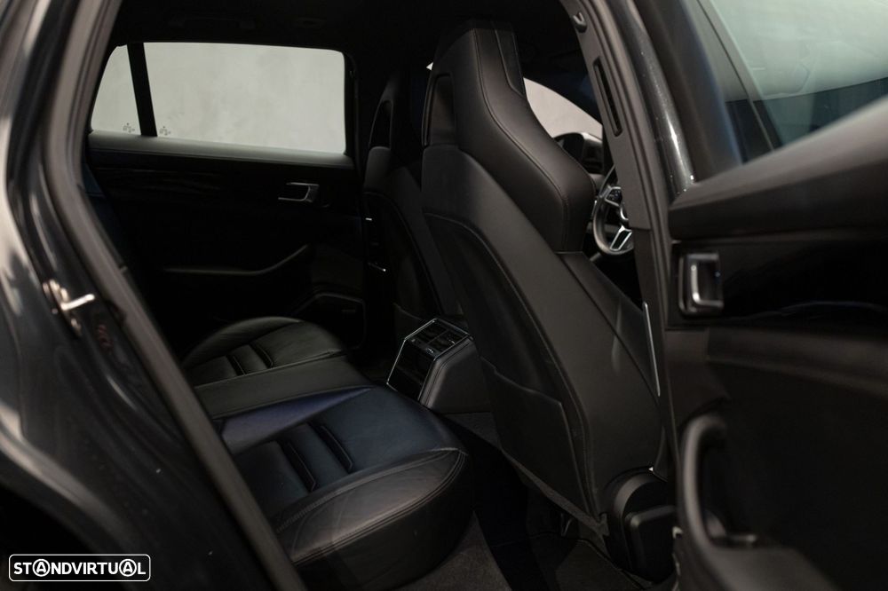 Porsche Panamera Sport Turismo 4 E-Hybrid Edition 10 Anos - 22