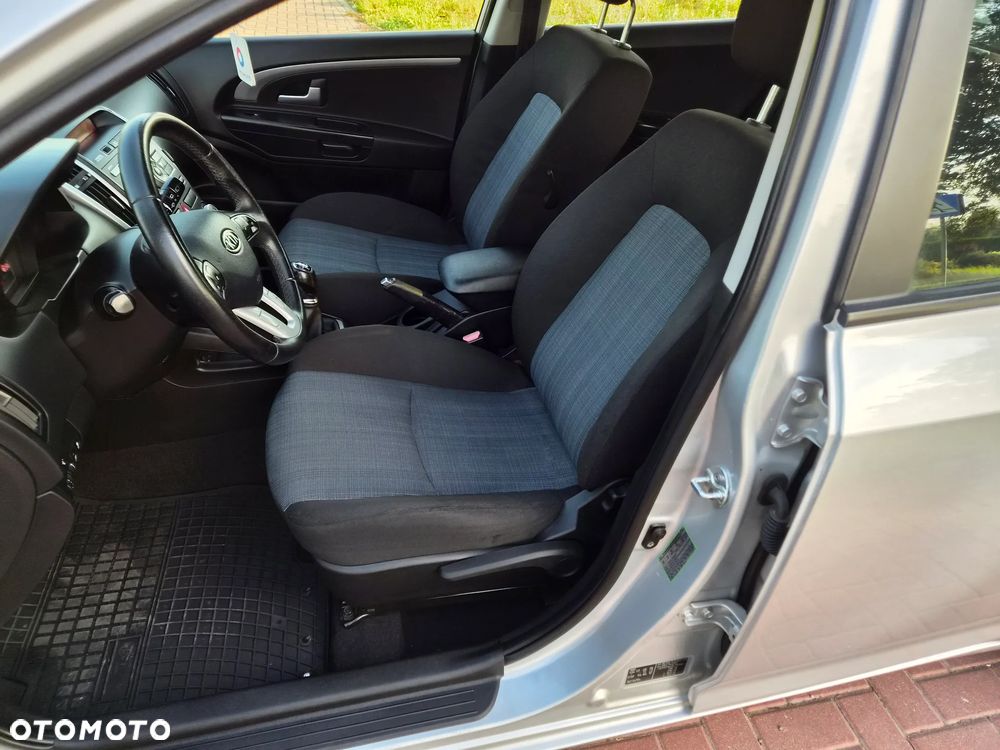 Kia Ceed 1.6 CRDi 90 Vision - 10