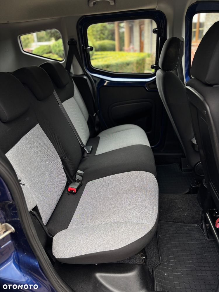 Fiat Qubo 1.4 8V Lounge - 23