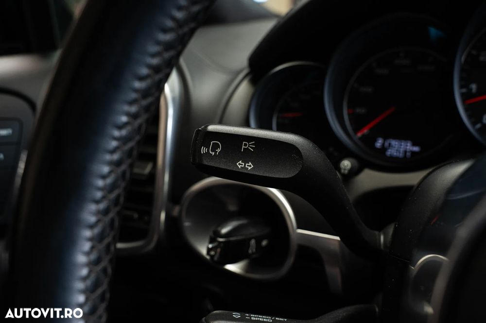 Porsche Cayenne GTS Tiptronic S - 26