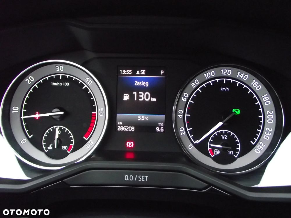 Skoda Superb 2.0 TDI L&K DSG - 29