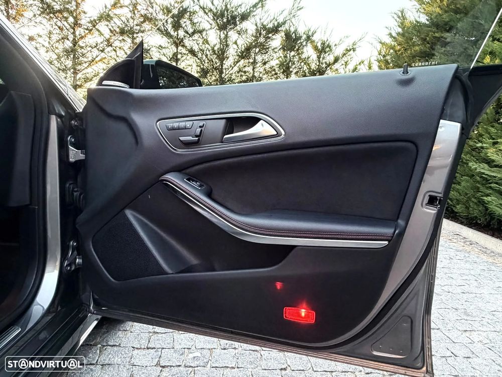 Mercedes-Benz CLA 220 d 7G-DCT AMG Line - 22