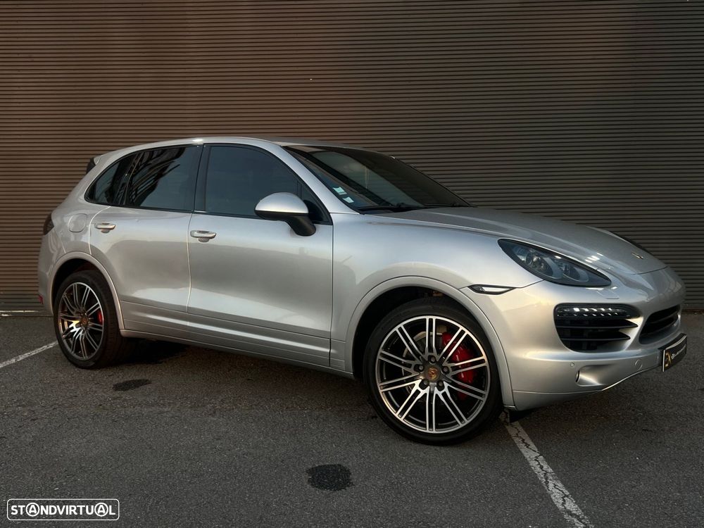 Porsche Cayenne - 2