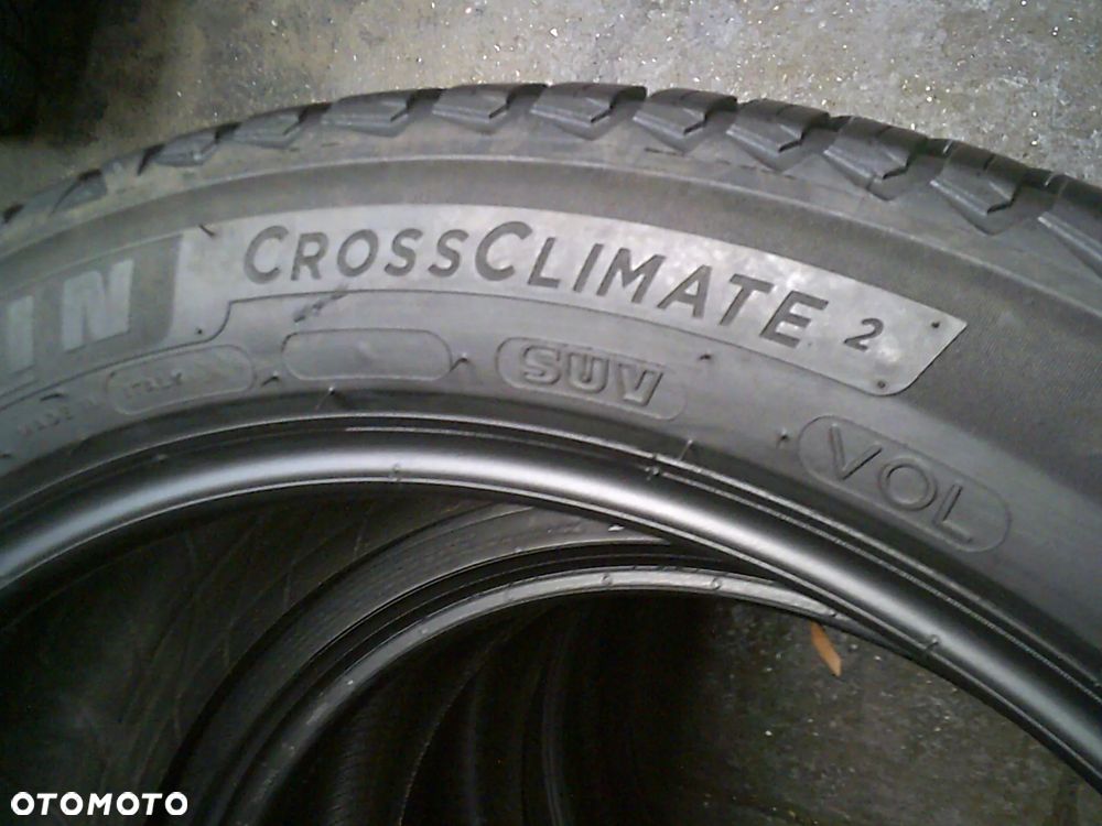 2x MICHELIN CrossClimate 2 SUV 255/45R19 5,7mm 5,9mm 2023 - 4