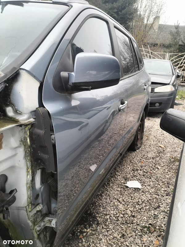 DRZWI PRAWE LEWE PRZÓD HYUNDAI SANTA FE II KOD LAK. 6F 00-06r