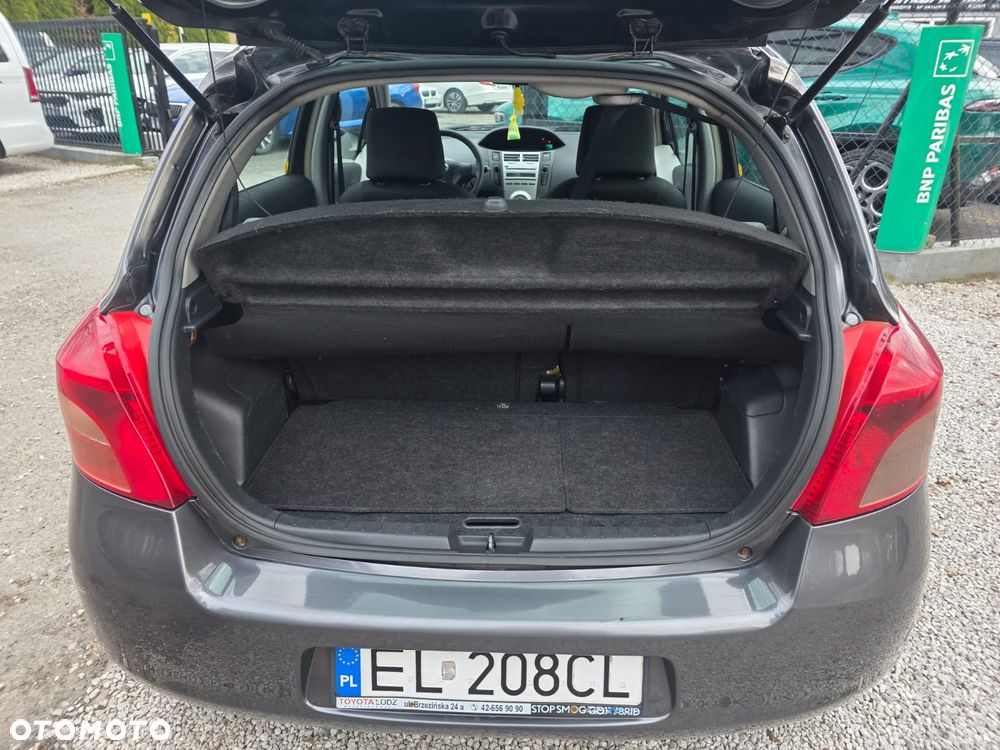 Toyota Yaris 1.3 Terra - 11