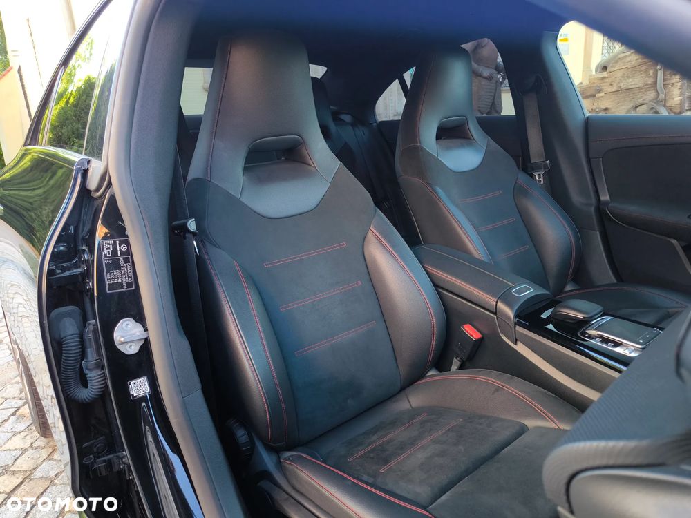 Mercedes-Benz CLA 220 AMG Line 7G-DCT - 14