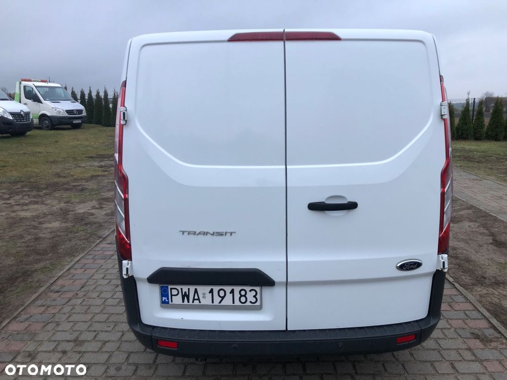 Ford Custom - 4