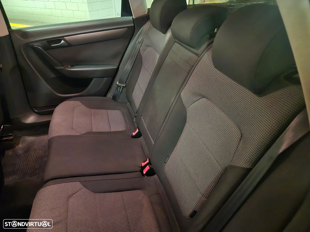 VW Passat Variant 1.6 TDI Confortline - 31