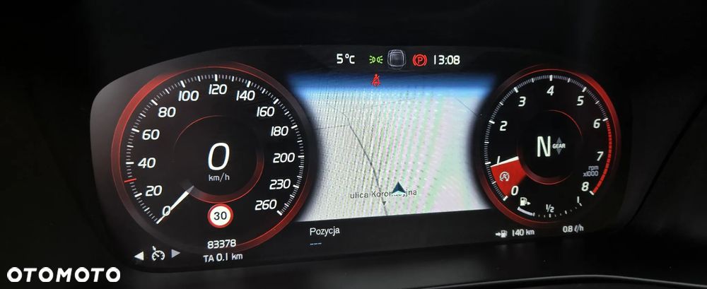 Volvo XC 40 T3 Momentum Pro - 26