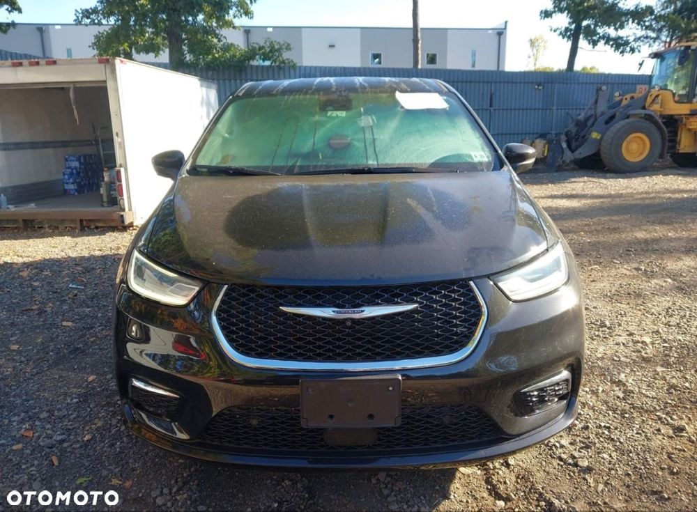Chrysler Pacifica - 3