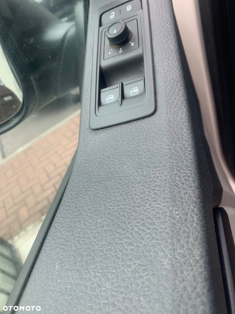 Volkswagen Multivan 2.0 TDI L2 Comfortline - 7