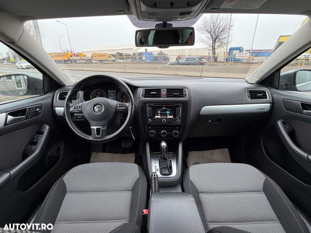 Volkswagen Jetta - 6