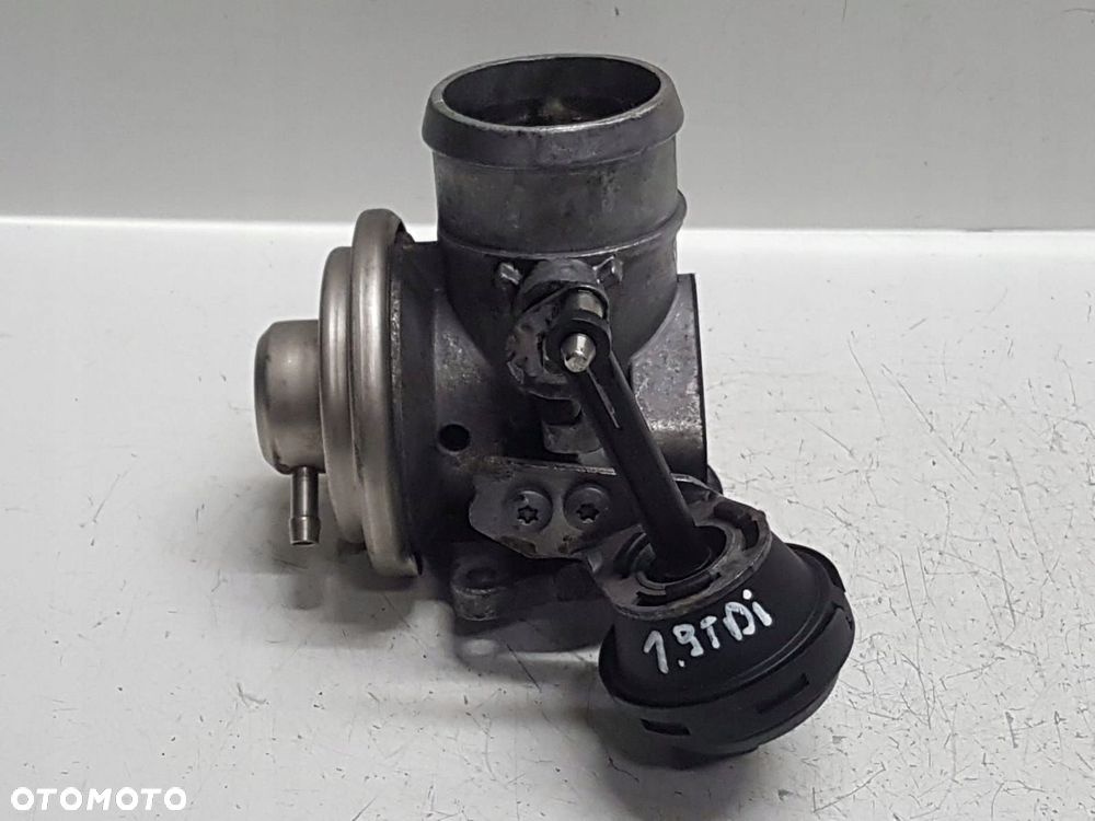 FABIA POLO 1.9 TDI 101KM ZAWÓR EGR 038131501M - 4