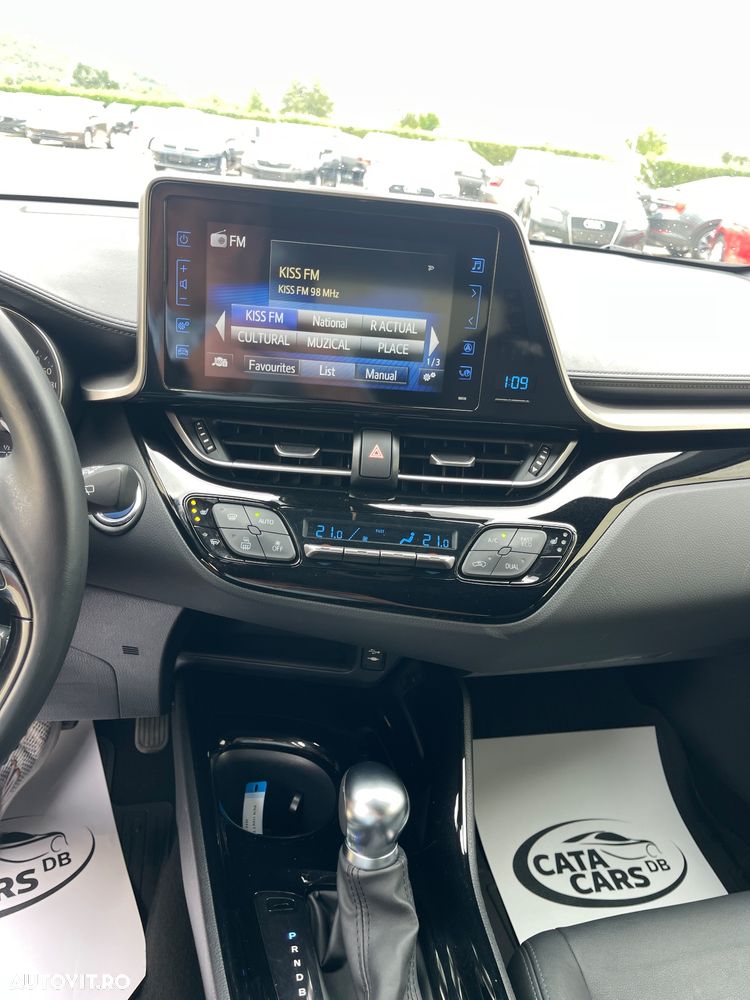Toyota C-HR Hybrid Club - 36