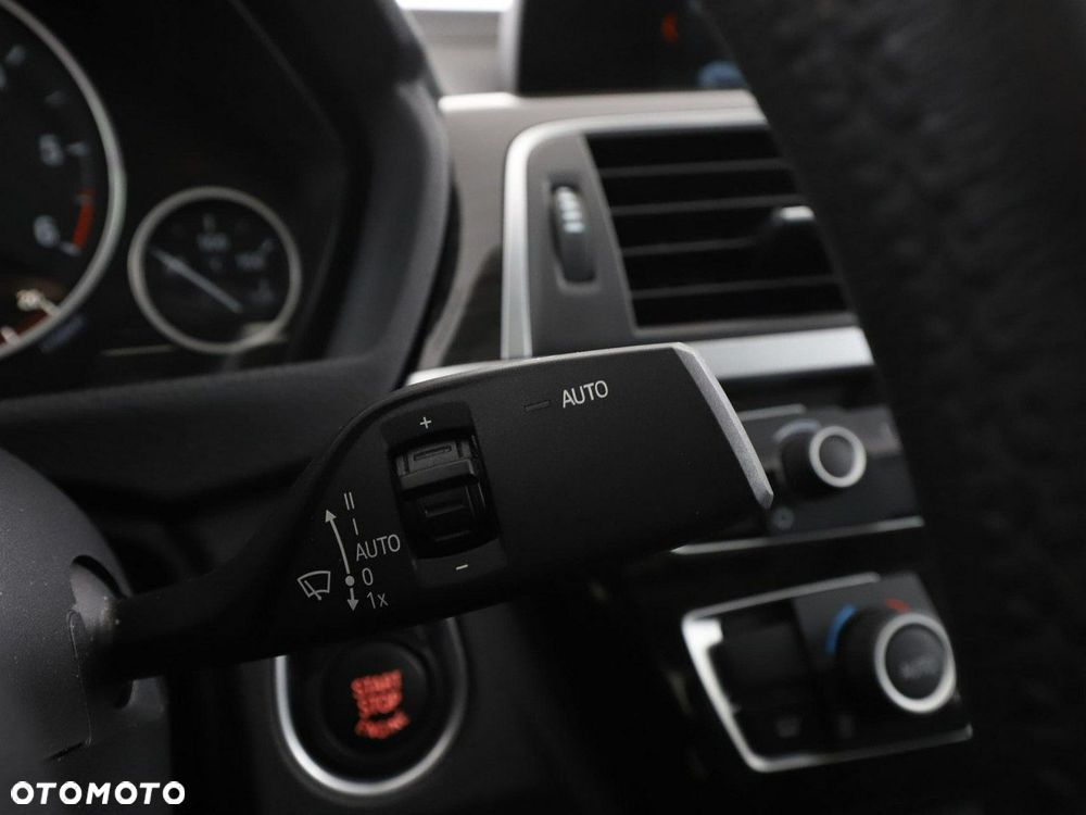 BMW Seria 3 318d Luxury Line - 32