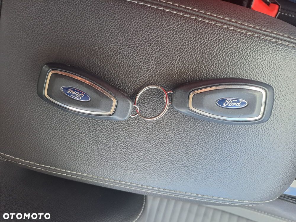 Ford Kuga 2.0 TDCi 4x4 Vignale - 40