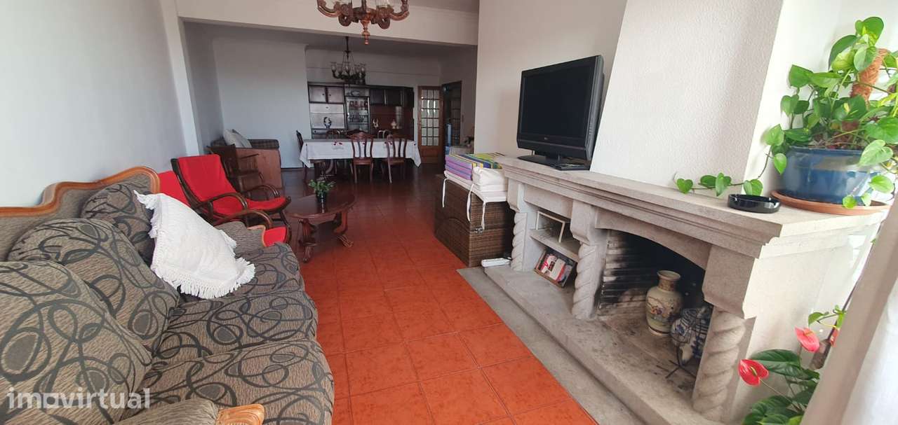 Apartamento T3 - Centro de Viana - Grande imagem: 3/11
