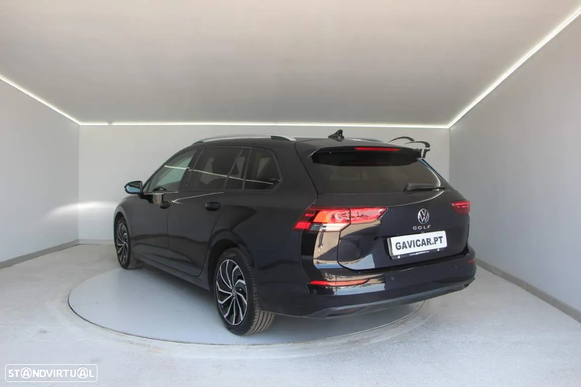 VW Golf Variant 2.0 TDi Life DSG - 7