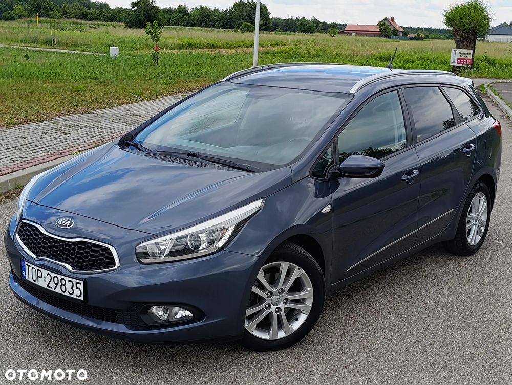 Kia Ceed 1.6 GDI Dream Team Edition - 9