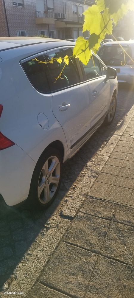 Peugeot 3008 HDi FAP 110 EGS6 Platinum - 3
