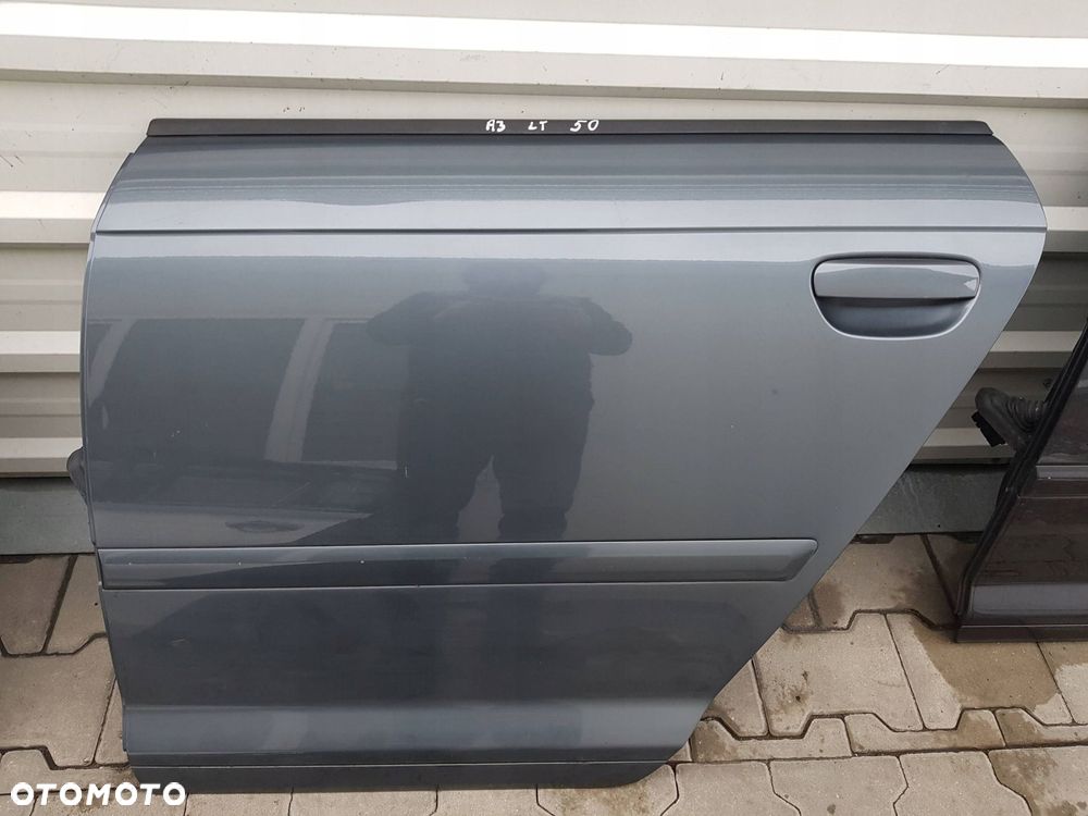 AUDI A3 8P 04-12r DRZWI LEWE TYŁ TYLNE