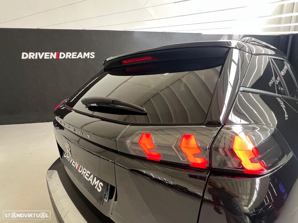 Peugeot 2008 1.2 PureTech Allure Pack EAT8 - 5