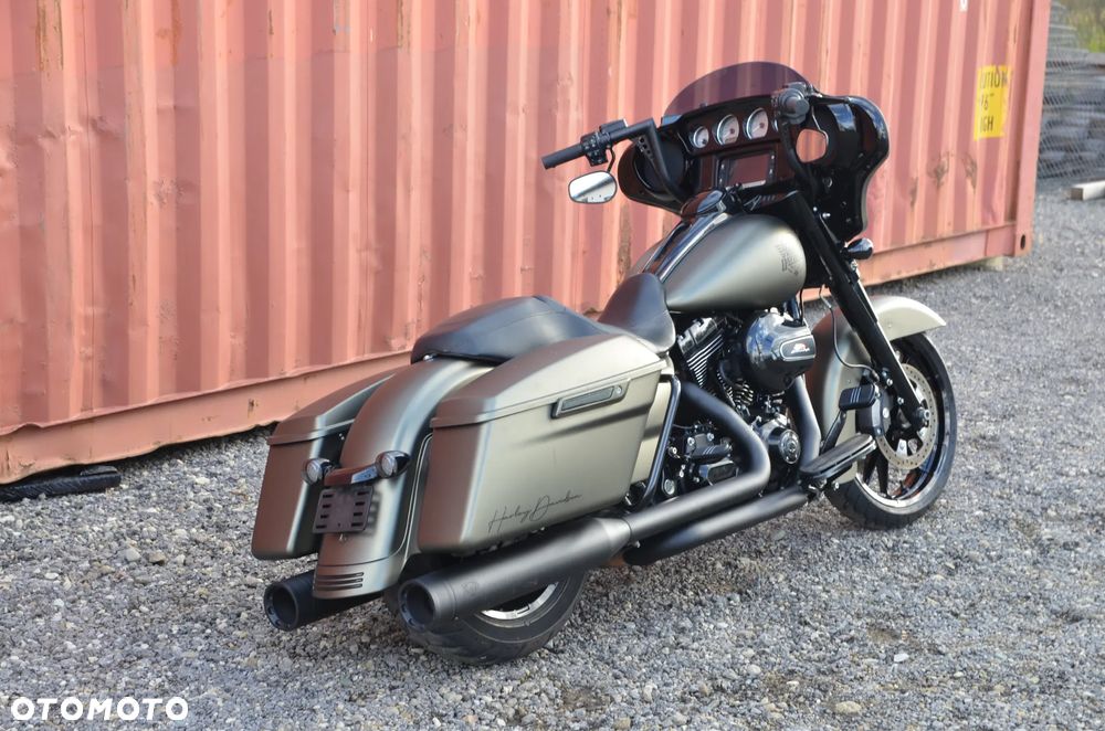 Harley-Davidson Touring Street Glide - 2