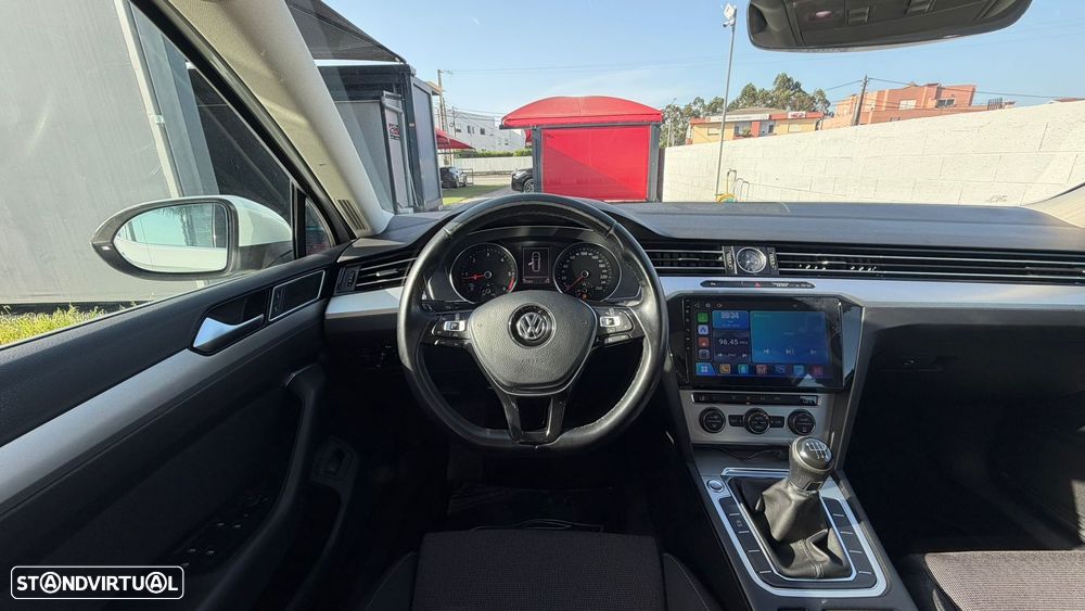 VW Passat Variant 1.6 TDI Highline - 22