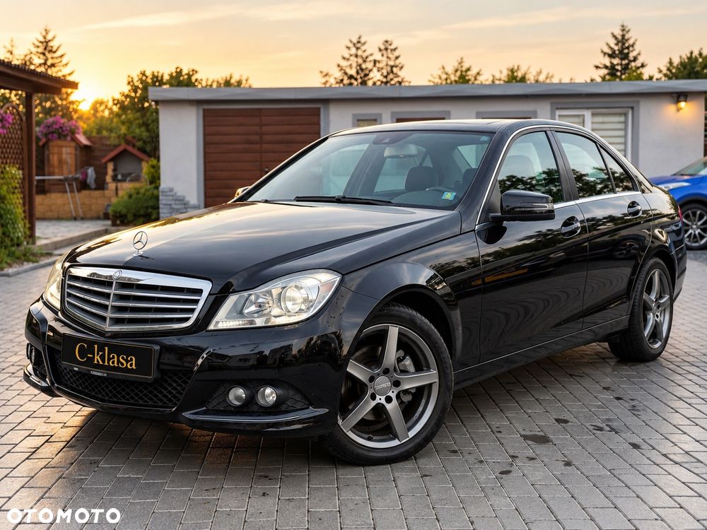 Mercedes-Benz Klasa C 180 CGI BlueEff Avantgarde - 16