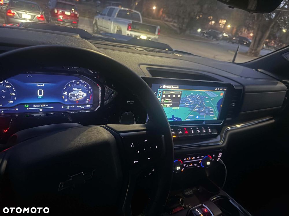 Chevrolet Silverado - 12
