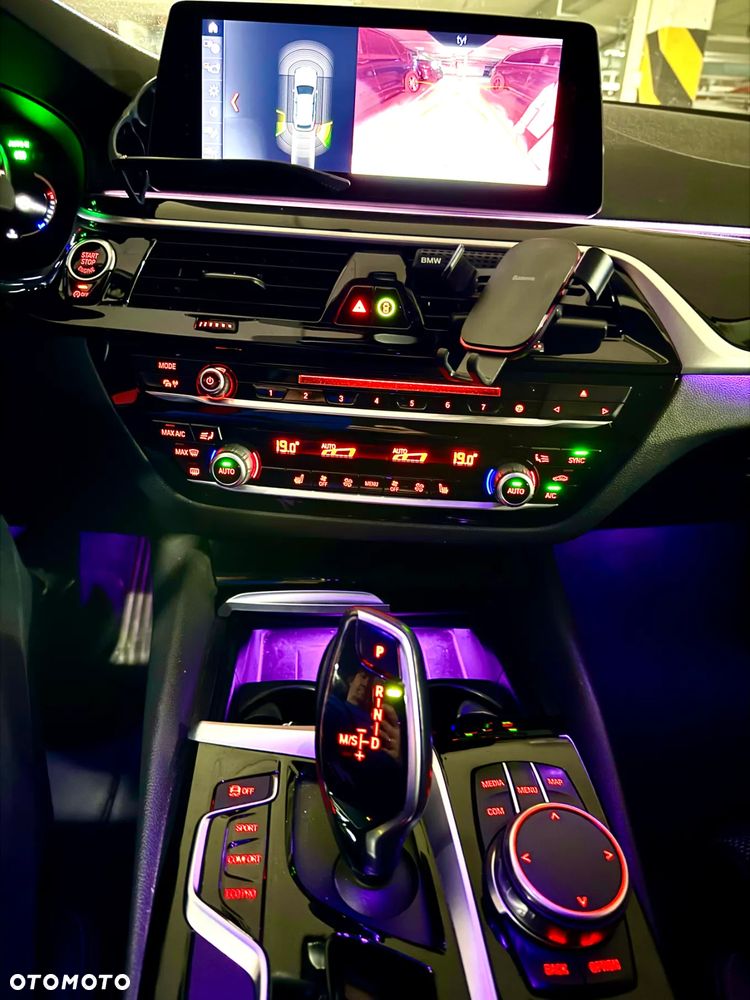 BMW Seria 5 520d Sport Line - 8