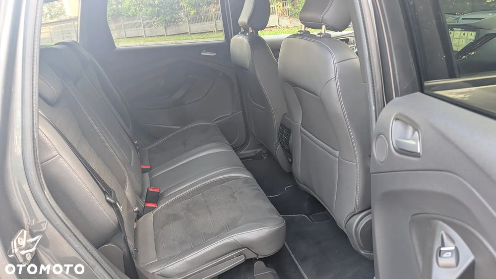 Ford Kuga 1.5 TDCi 2x4 ST-Line - 12