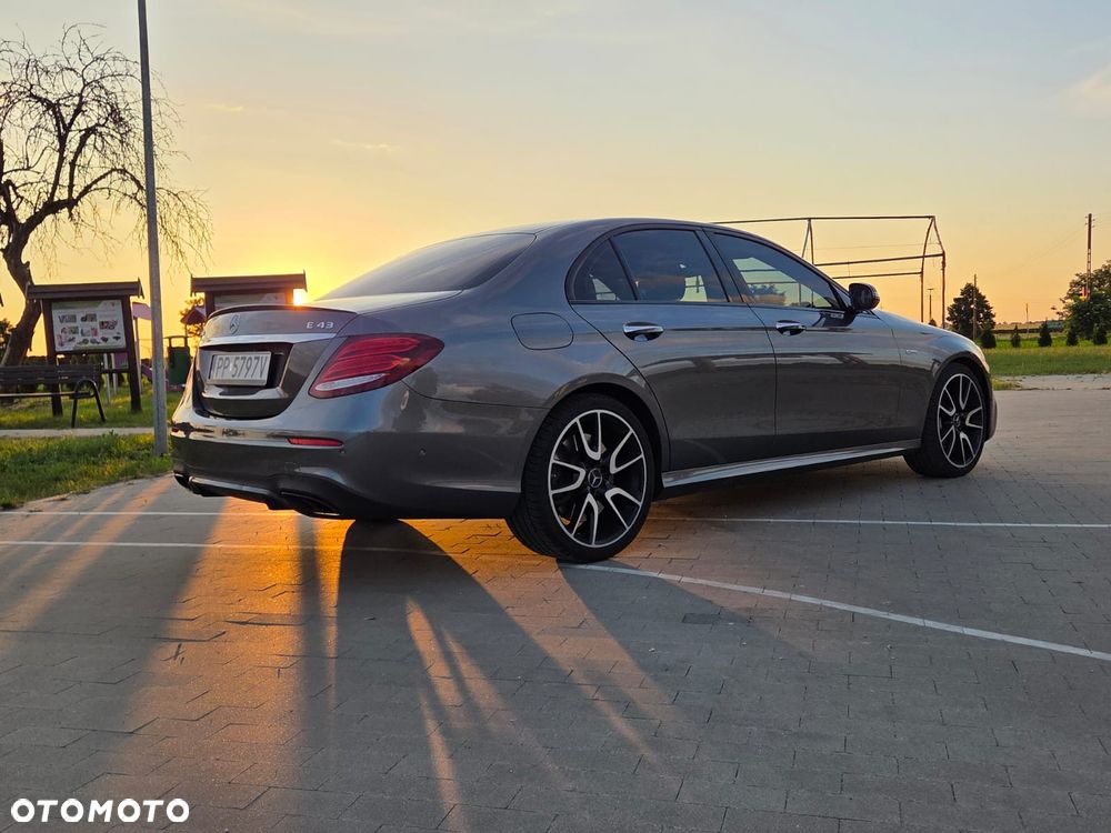 Mercedes-Benz Klasa E 43 AMG 4Matic 9G-TRONIC - 3