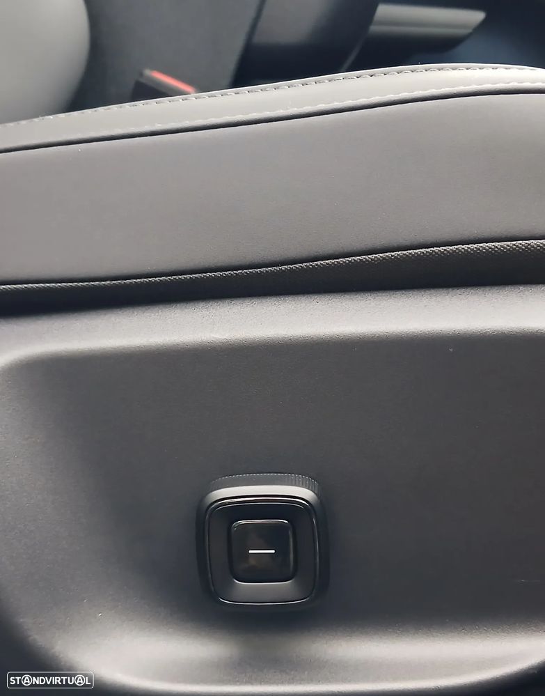 Volvo EX30 69 kWh Single Motor Extended Range Plus - 17