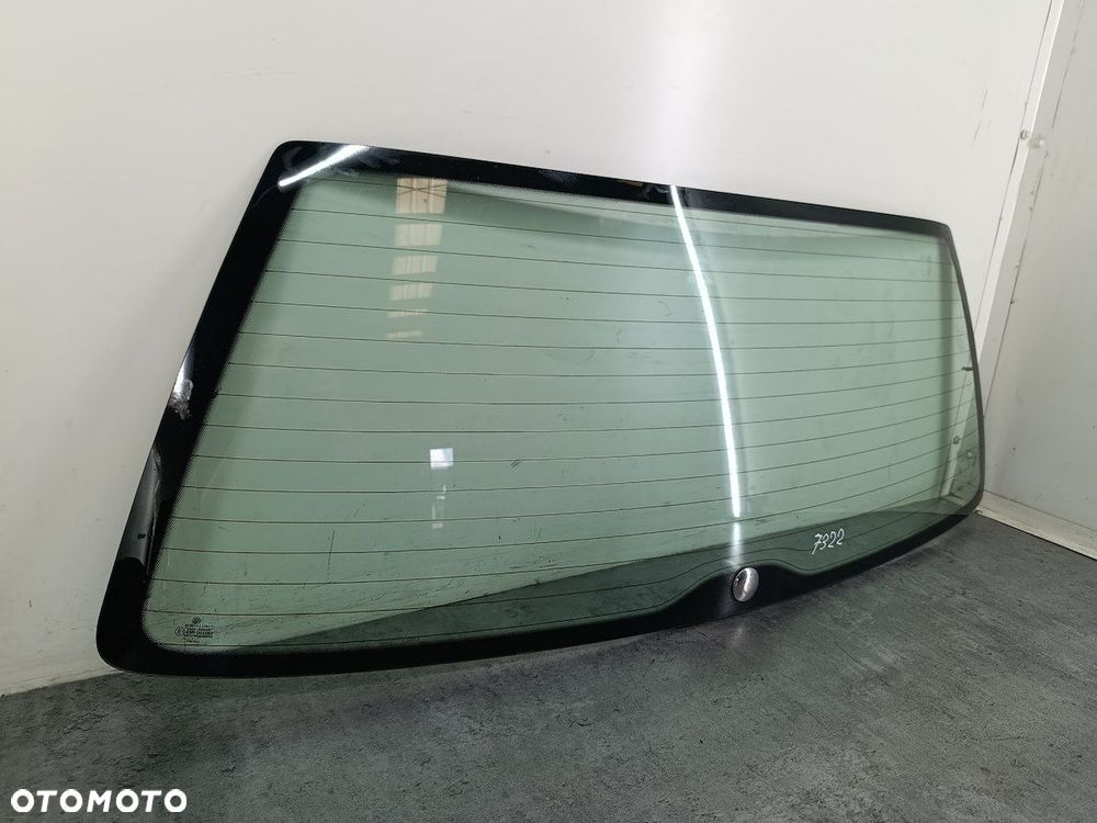 SZYBA KLAPY BAGAZNIKA VW PASSAT B5 FL KOMBI - 2